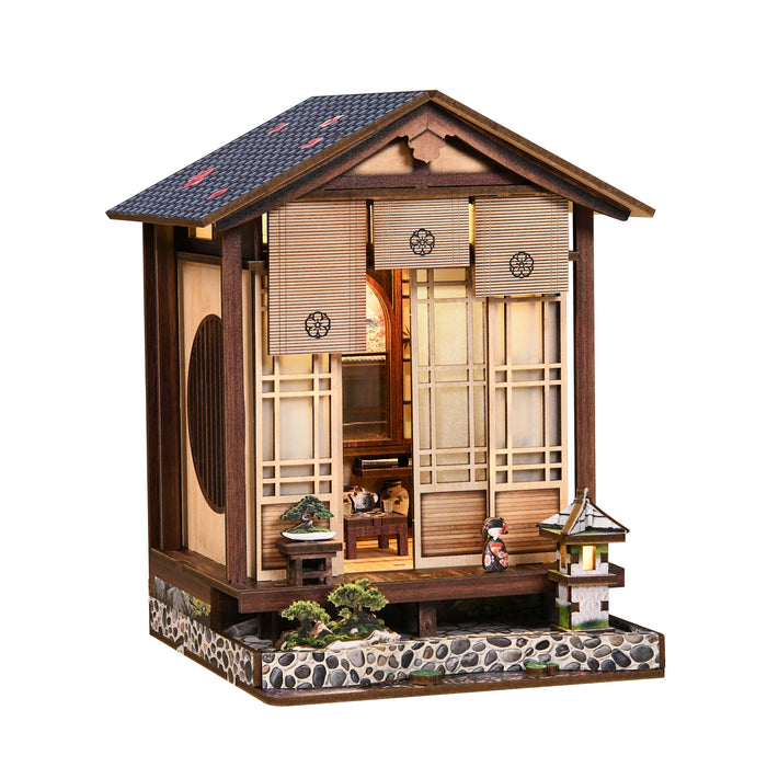 For the time you create—and the time you display. Add a quiet moment to everyday life with a Japanese-style book nook.